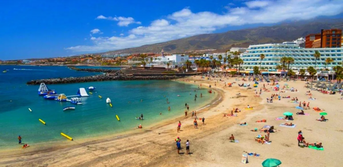 Playa de la Pinta banner